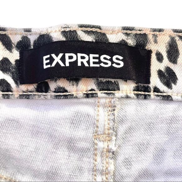 Express Shortie Leopard Denim Shorts - Picture 7 of 7